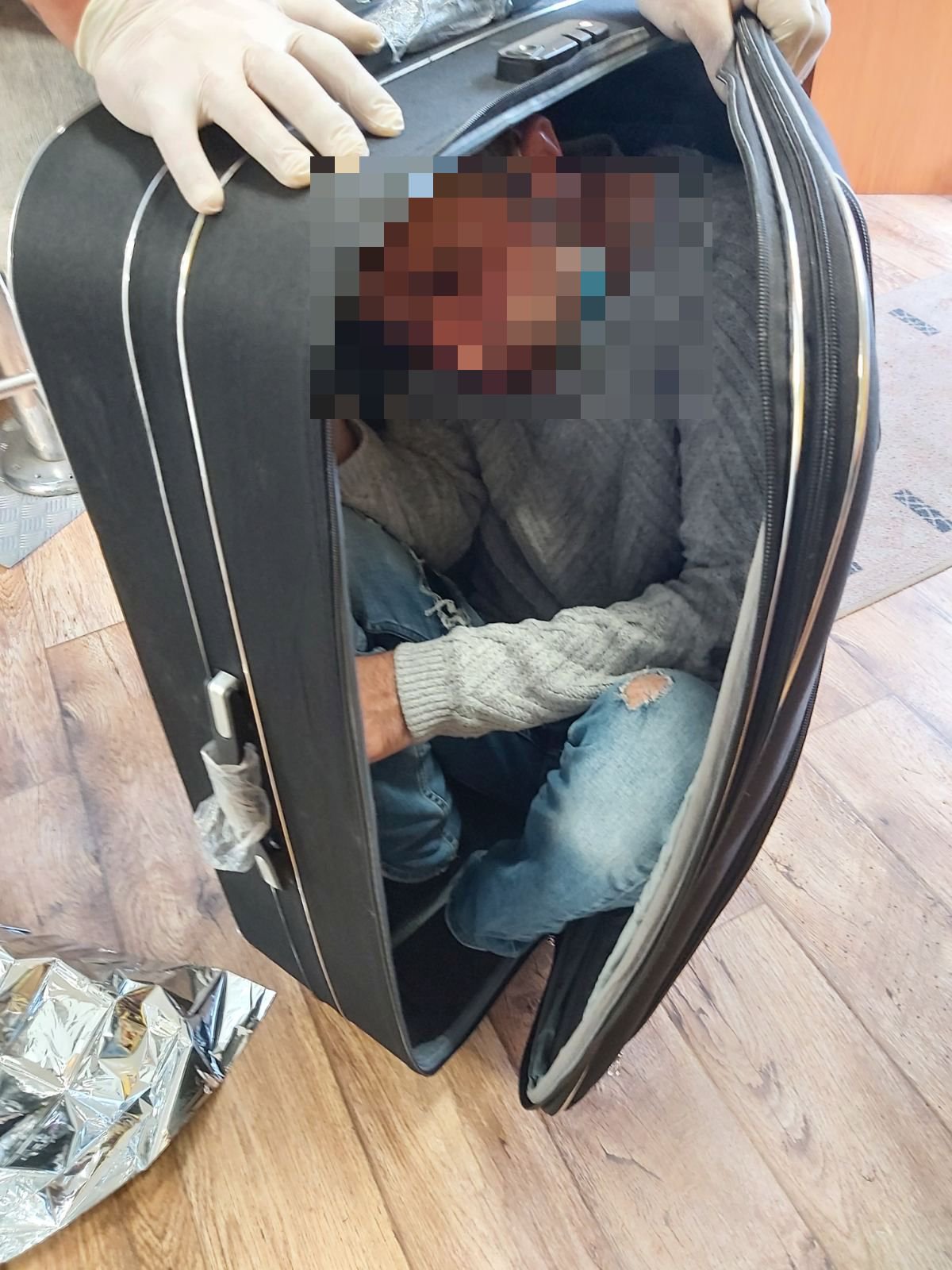 Κρυμμένος σε βαλίτσα εντοπίστηκε αλλοδαπός στο λιμάνι της Μυτιλήνης