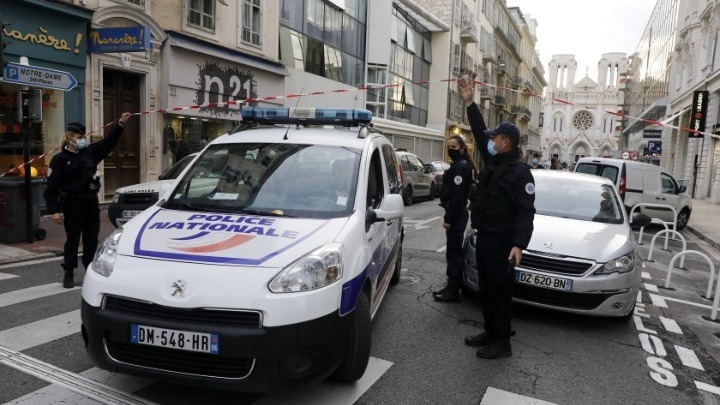 Παρίσι: Πυροβολισμοί έξω από νοσοκομείο, ένας νεκρός ένας τραυματίας