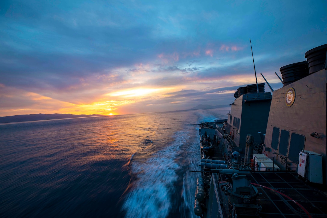 Το αμερικανικό ναυτικό κατέσχεσε φορτίο όπλων από πλοίο στην Αραβική Θάλασσα