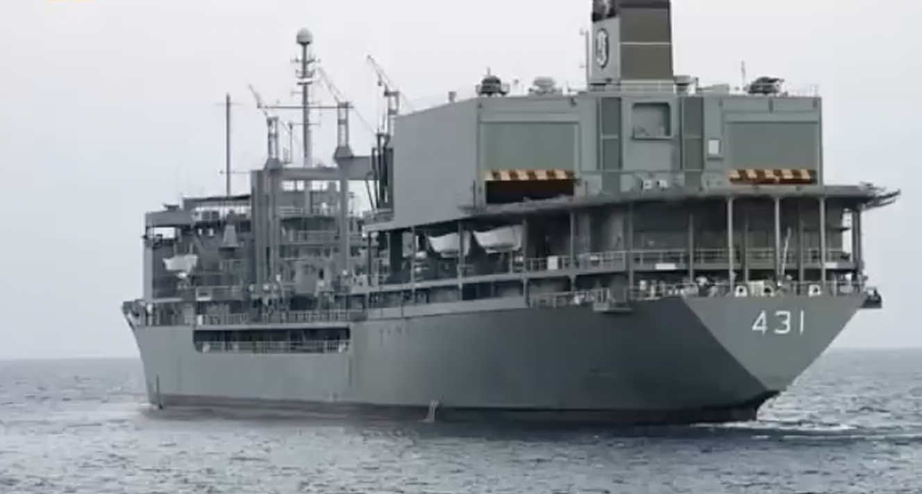 Το βίντεο από το φλεγόμενο πλοίο του ναυτικού του Ιράν