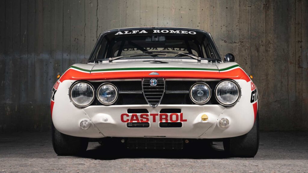 Αποκλειστικό: Μέσα στην Alfa Romeo GTAm του Γιώργου Μοσχού