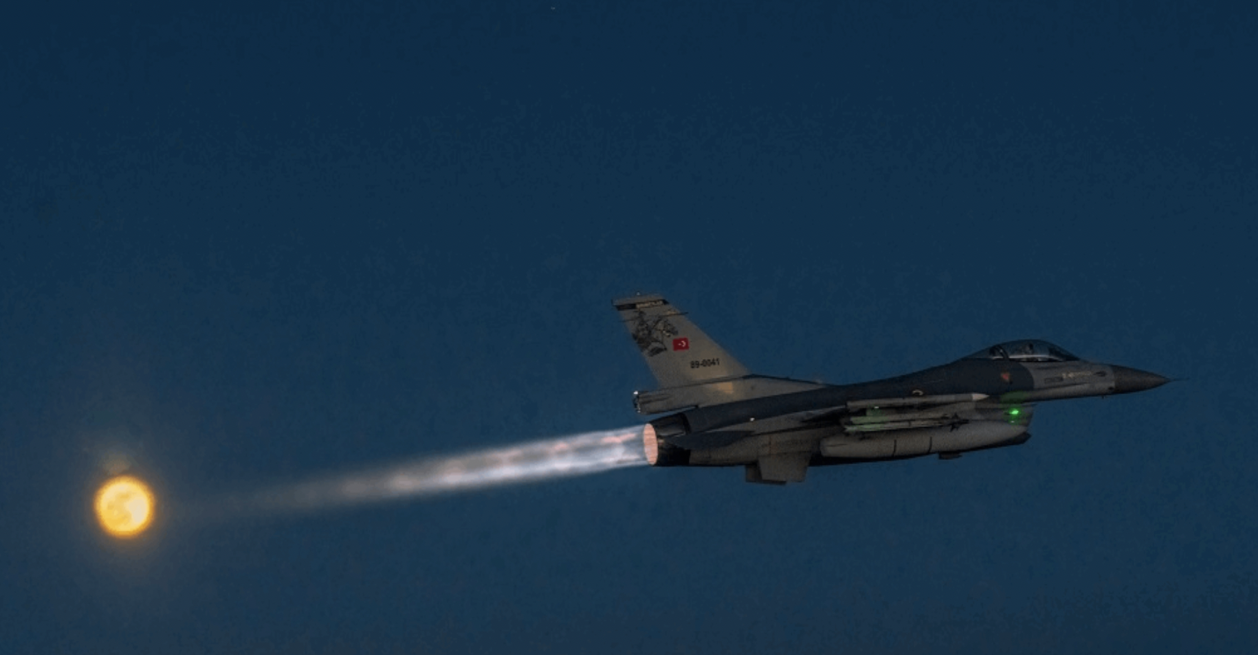 Ο Μενέντεζ διαμαρτύρεται  για τα F-16 στην Τουρκία, η ελληνική κυβέρνηση σιωπά, ο ΣΥΡΙΖΑ ζητά εξηγήσεις