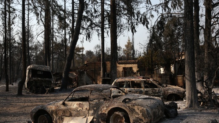 Φωτιά Βαρυμπόμπη: Κοντά στα 100 σπίτια κάηκαν, 27 επιχειρήσεις με ζημιές και είμασταν και...προετοιμασμένοι