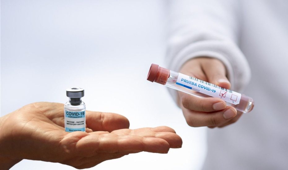 Τρίτη δόση εμβολίου: Νέες οδηγίες από FDA και CDC