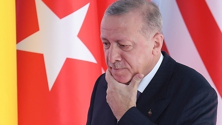 «Οι φόβοι του Ερντογάν για κλιμάκωση της λαϊκής οργής»-Λ.Καμπουρίδης
