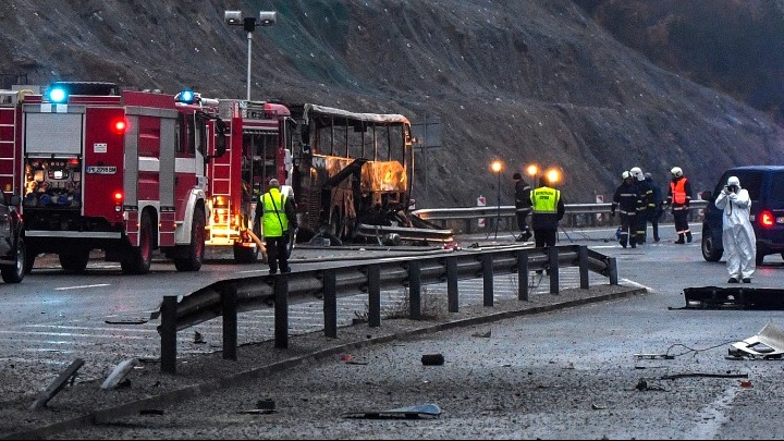 Τραγωδία στη Βουλγαρία: «Το λεωφορείο μετέφερε 30.000 κροτίδες»