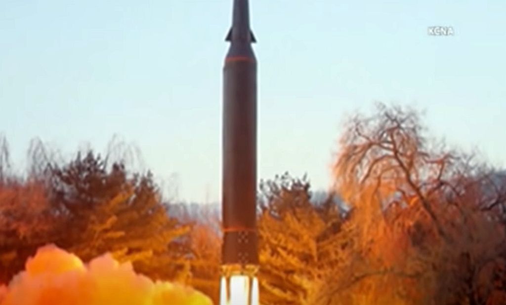 Βαλλιστικός πύραυλος της Βόρειας Κορέας πάνω από την Ιαπωνία