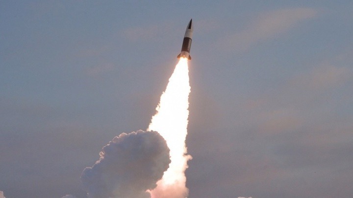 Η Βόρεια Κορέα εκτοξεύει βαλλιστικό πύραυλο «άγνωστου τύπου»