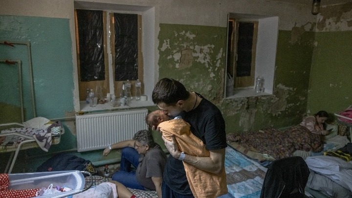 Ουκρανία: Το βίντεο από το βομβαρδισμό νοσοκομείου στη Μαριούπολη