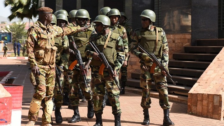 Στρατιωτικοί του Μαλί πέφτουν σε ενέδρα τζιχαντιστών στα σύνορα με τον Νίγηρα