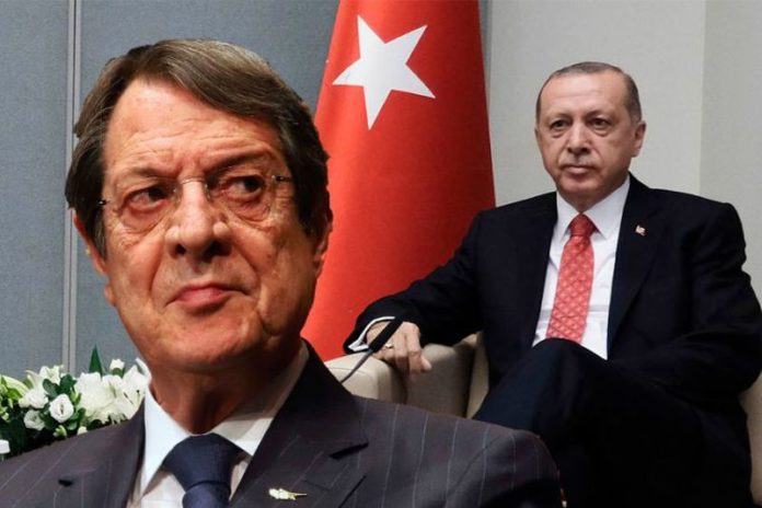 Τετ α τετ Αναστασιάδη-Ερντογάν με τον Κύπριο πρόεδρο να δηλώνει έτοιμος για διαπραγματεύσεις