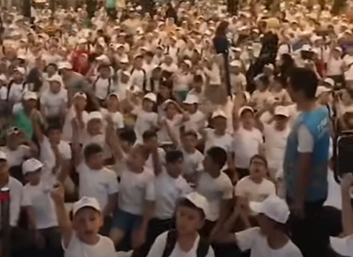 Βίντεο με χιλιάδες παιδιά να φωνάζουν «Αλλάχου άκμπαρ» μέσα στην Αγιά Σοφιά