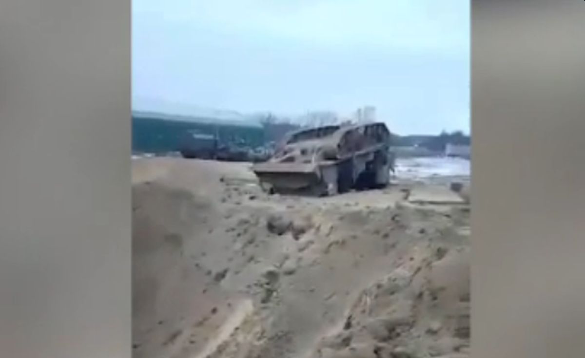 Πρώτη φορά οι Ουκρανοί χτύπησαν ρωσικό στρατώνα 50 χιλιόμετρα πέρα ​​από τα σύνορα (βίντεο)