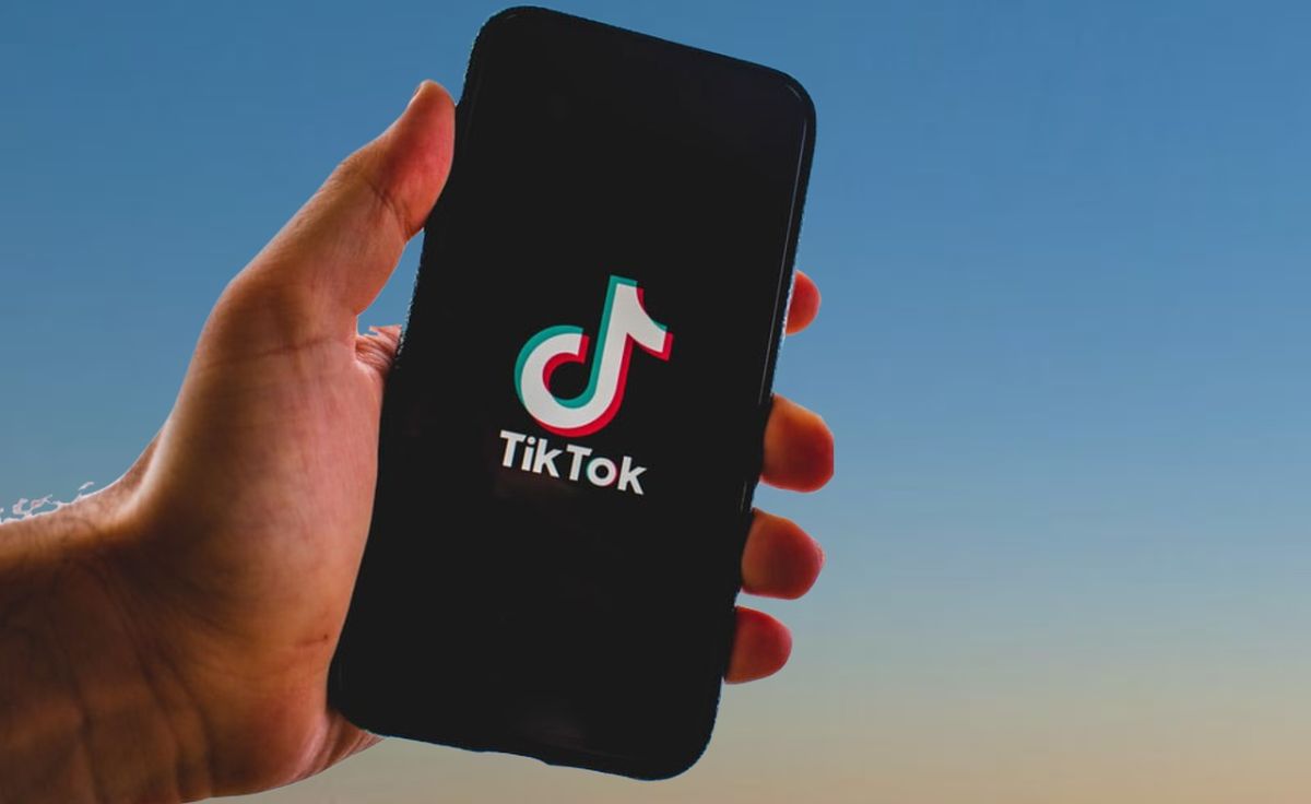 Οι ΗΠΑ ζητάνε από το TikTok να κόψει τους δέσμους με την Κίνα…