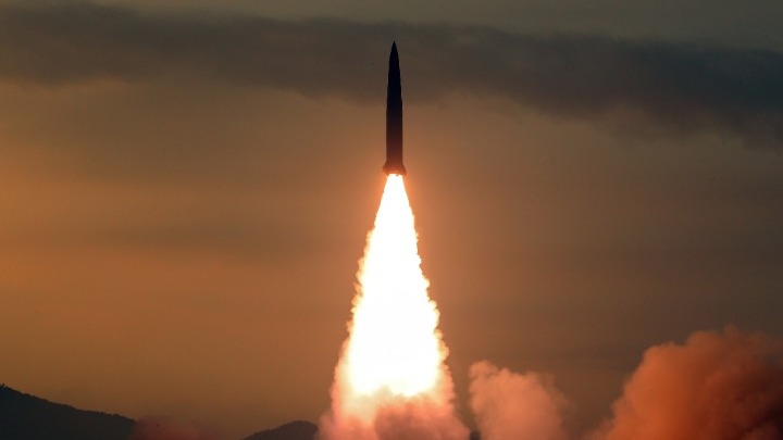 Η Βόρεια Κορέα εκτόξευσε βαλλιστικό πύραυλο μικρού βεληνεκούς προς την Κίτρινη Θάλασσα
