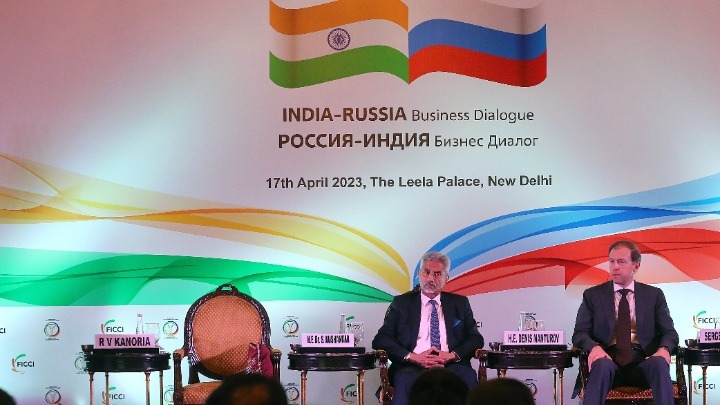 Η Ρωσία αναβαθμίζει τους εμπορικούς δεσμούς με την Ινδία