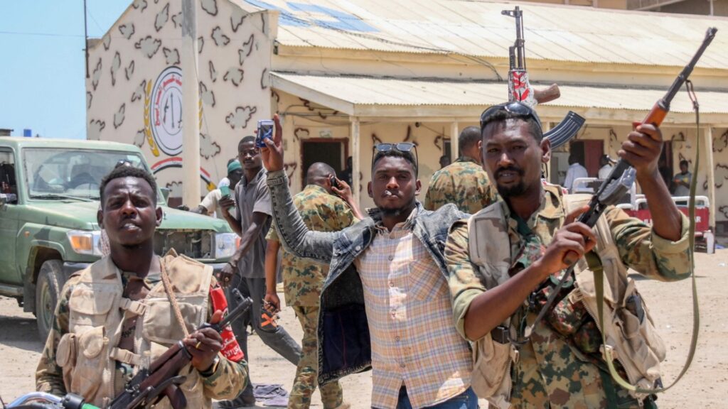 Σουδάν: Μαίνονται οι μάχες, ενταφιάστηκαν 180 μη ταυτοποιημένα πτώματα