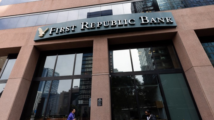 Η αναταραχή στις αμερικανικές τράπεζες οδήγησε στην εξαγορά της First Republic από την JPMorgan Chase