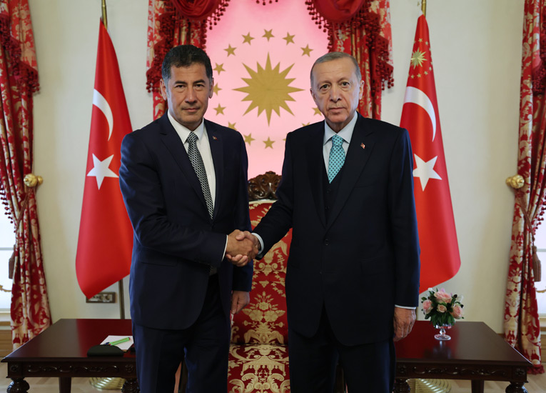   Τουρκικές εκλογές: Τι σημαίνει η στήριξη του Σινάν Ογάν στον Ερντογάν.