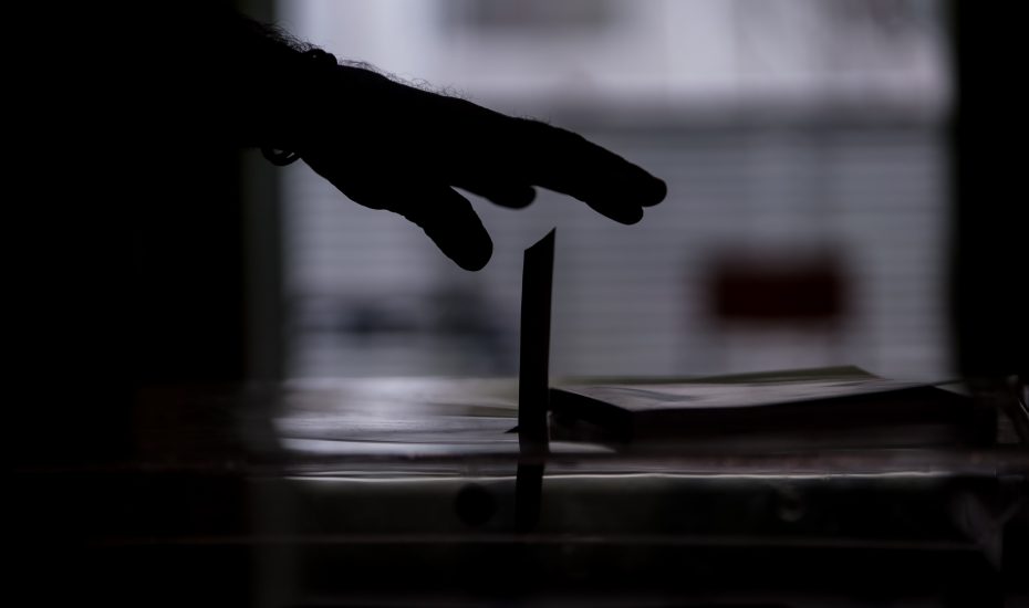 Καλπονοθευτικός εκλογικός νόμος καρμανιόλα για τις Ευρωεκλογές