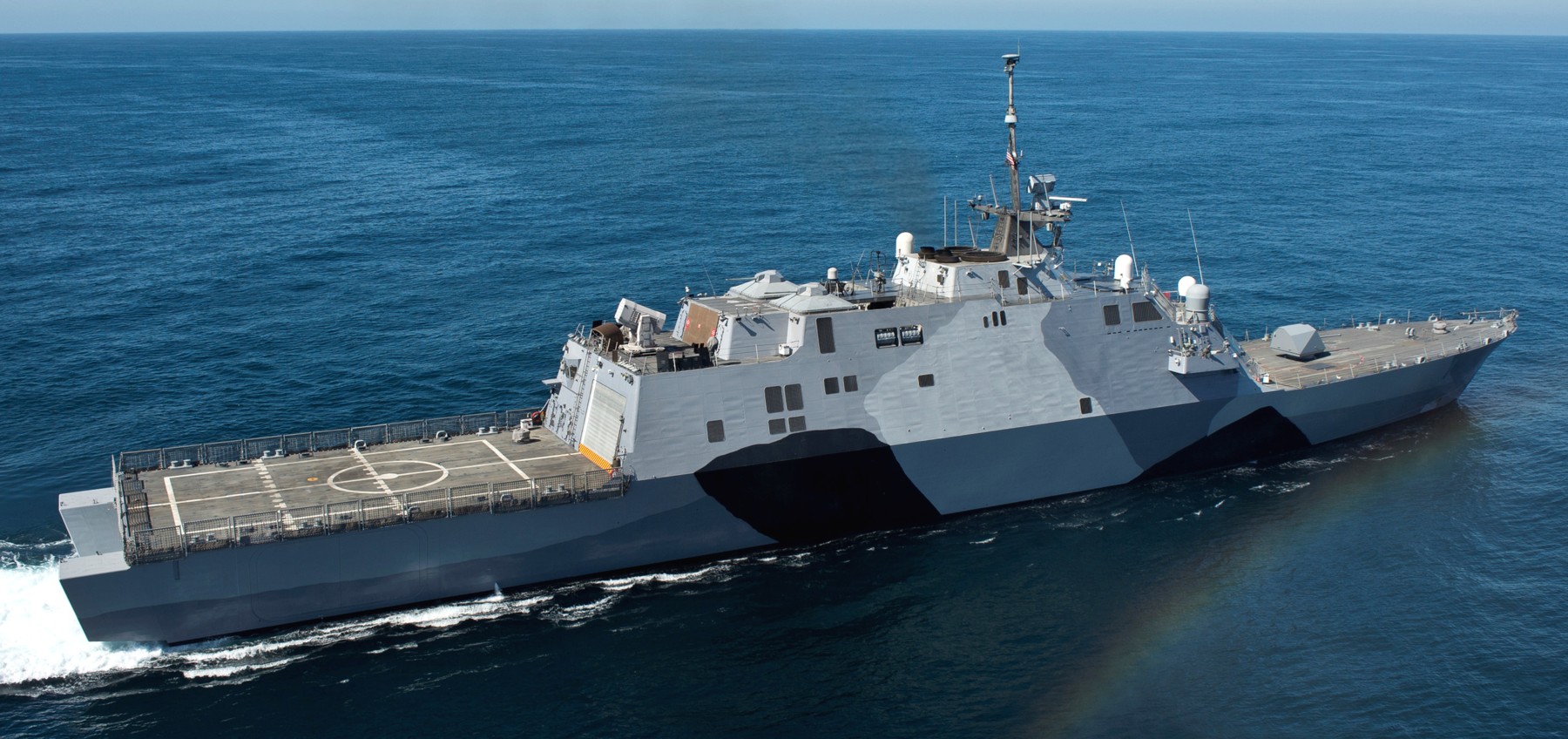 Περίεργη βιασύνη για να «περάσουν» από το Ανώτατο Ναυτικό Συμβούλιο οι αμερικανικές «αλουμινότραπτες»