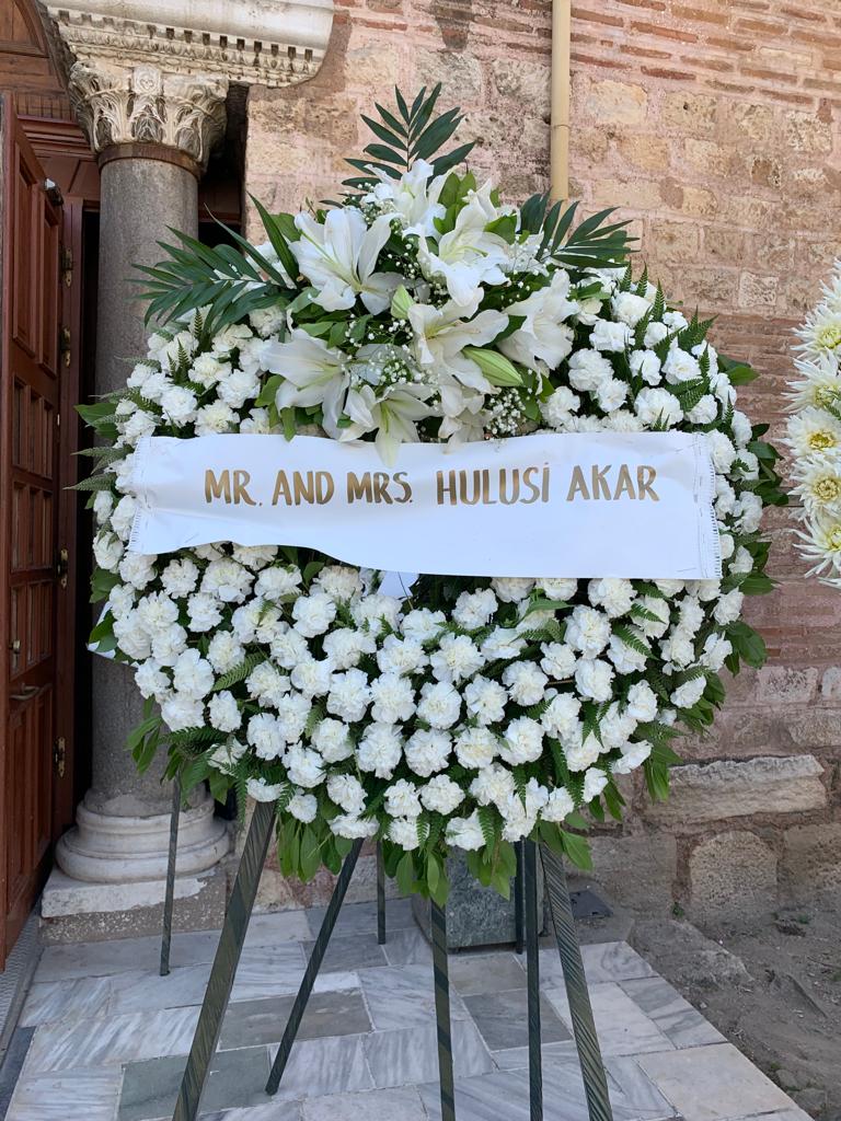 Ο Ακάρ έστειλε στεφάνι στην κηδεία του Μ.Κωσταράκου