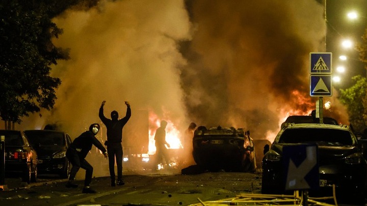 Χάος στη Γαλλία! Συνεχίζονται οι ταραχές μετά από τη δολοφονία 17χρονου από πυρά αστυνομικού-Βίντεο