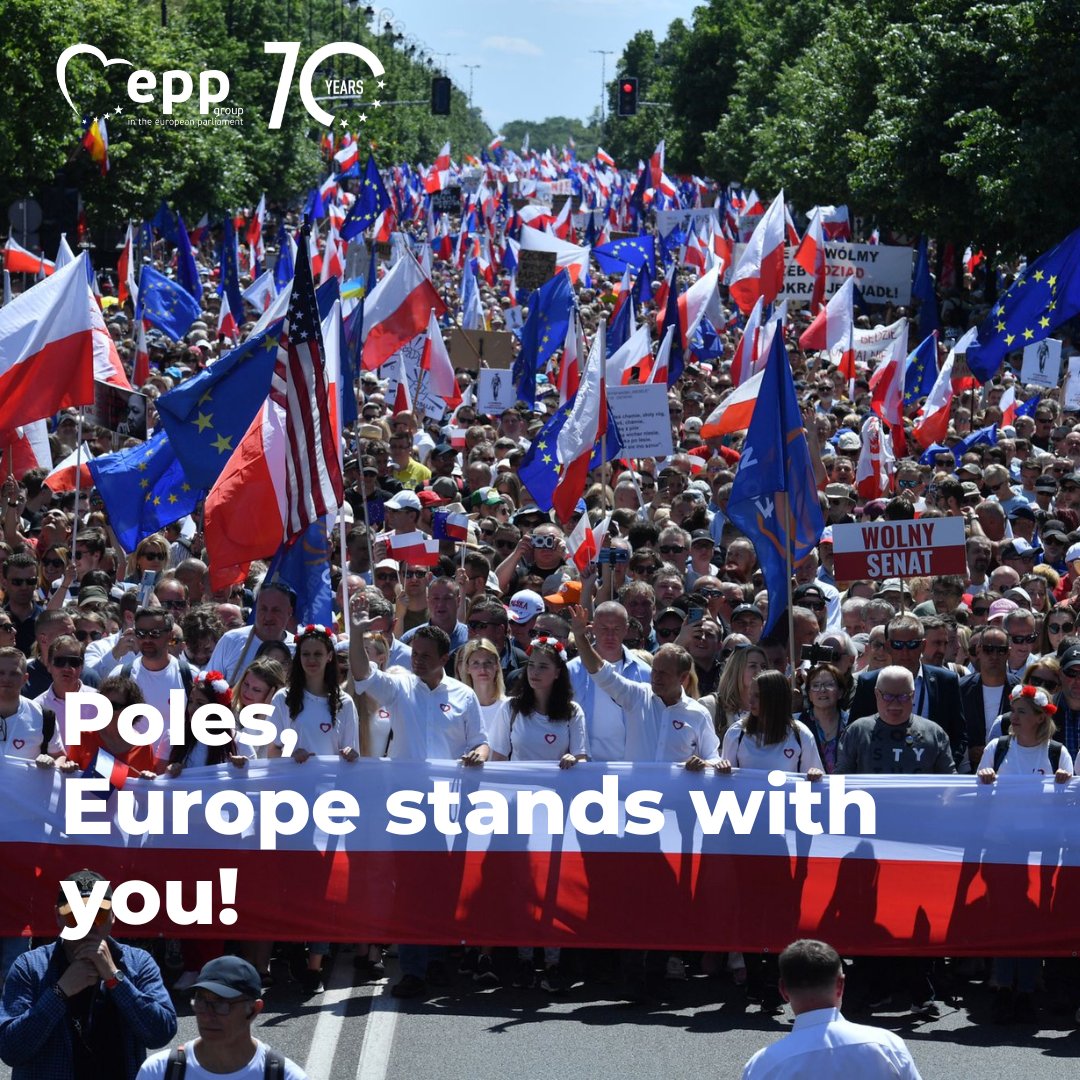 Πολωνία: Τεράστια διαδήλωση κατά της κυβέρνησης των εθνικιστών που κατηγορούνται για ψεύδη και εξαπάτηση