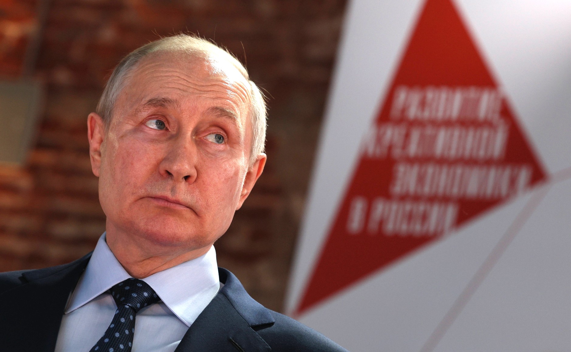 Ο Πούτιν χαιρετίζει την «ενίσχυση των σχέσεων Ρωσίας-Ηνωμένων Αραβικών Εμιράτων»
