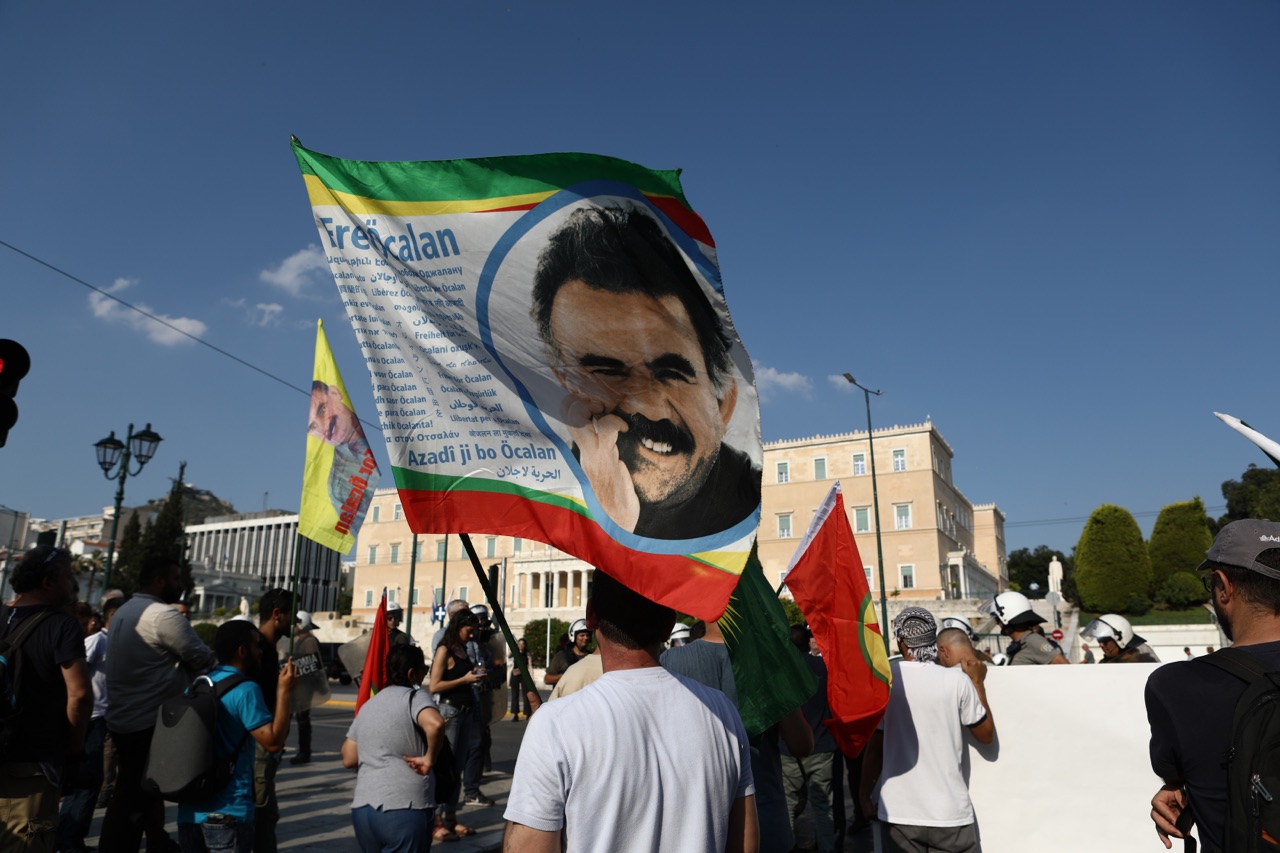 Η Αθήνα ικανοποίησε την απαίτηση των Τούρκων για το Λαύριο, οι Κούρδοι διαδηλώνουν-Φωτογραφίες
