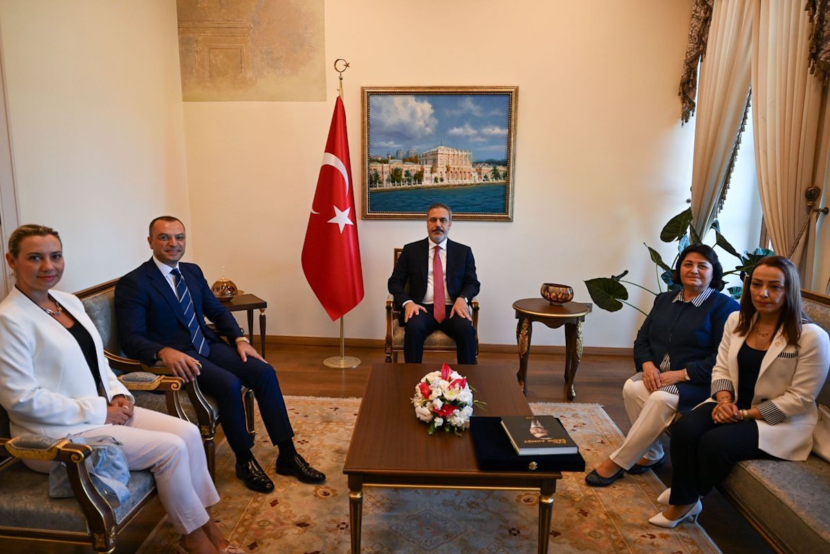 Ο Ερντογάν θέτει θέμα Θράκης και ο Φιντάν συναντήθηκε με τον Σαδίκ και την πρόεδρο του ΚΙΕΦ στην Κωνσταντινούπολη!