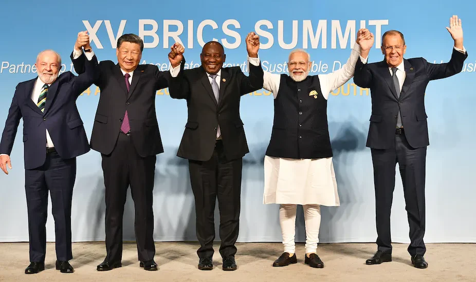   BRICS: Γεννιέται ο αντίπαλος του δολαρίου και της δυτικής ηγεμονίας.