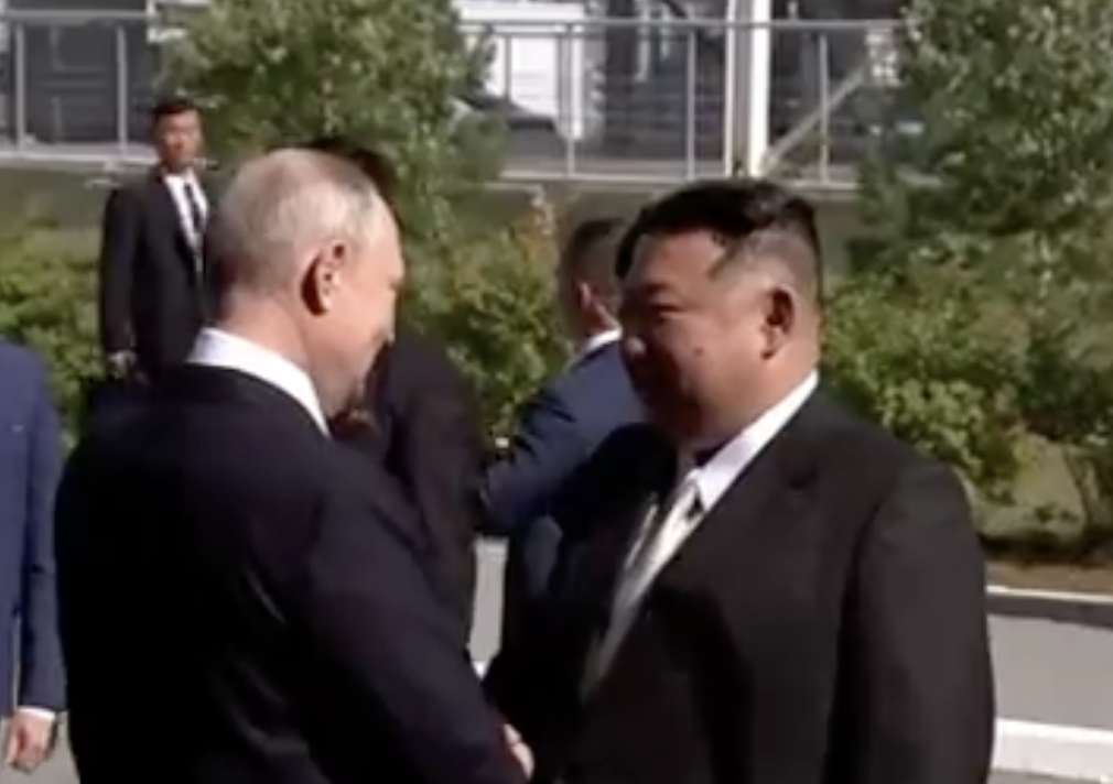 «Απόλυτη προτεραιότητα για τη Βόρεια Κορέα, η Ρωσία» δήλωσε ο Κιμ Γιονγκ Ουν