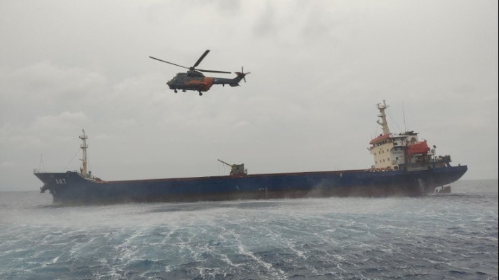 Τραγωδία στη Λέσβο, βυθίστηκε φορτηγό πλοίο μόνο ένας από τα 14 μέλη του πληρώματος έχει εντοπιστεί
