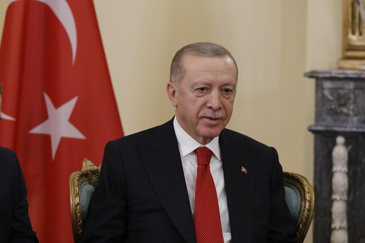 Τουρκία: Η δικαιοδοσία του Ερντογάν για επιστράτευση περιορίζει θεμελιώδη δικαιώματα και ελευθερίες