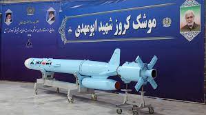 Το Ιράν παρέλαβε νέους πυραύλους και ελικόπτερα
