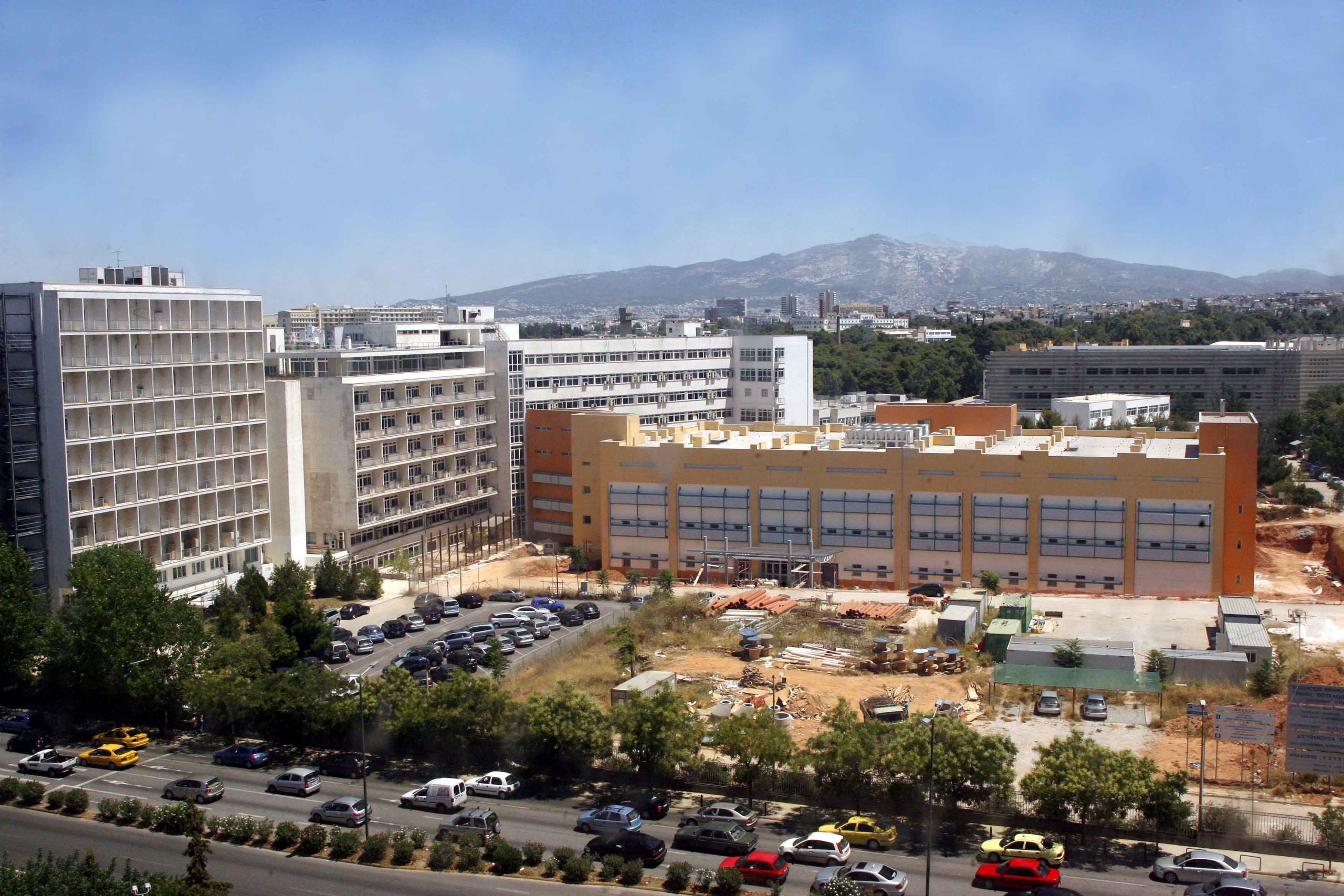 Φτιάχνουν κλίμα «αποχαιρετισμού» για τα στρατιωτικά νοσοκομεία