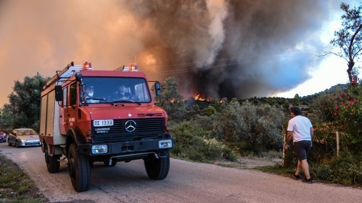 Φωτιά τώρα στο Μαρκόπουλο - Στην περιοχή Κήποι Βραυρώνας η πυρκαγιά