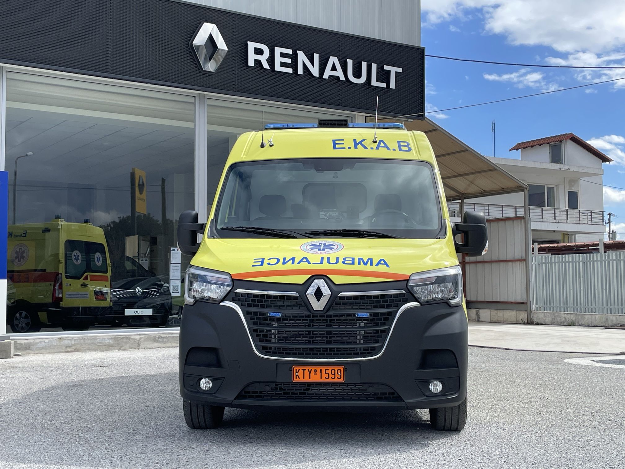 Renault Master και η μετασκευή του σε ασθενοφόρο
