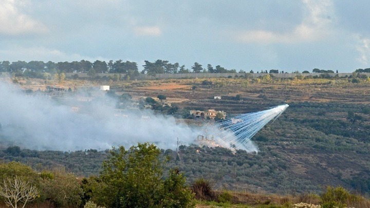 Το Ισραήλ και η Χεζμπολάχ ανταλλάσσουν σφοδρά πυρά καθώς κλιμακώνεται η βία