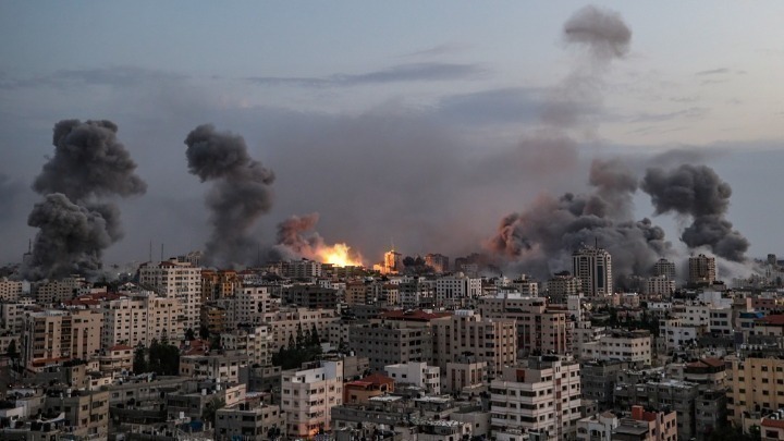 Βομβαρδισμοί και μάχες σ’ όλη τη Λωρίδα της Γάζας - Μαζική έξοδος από τη Ράφα